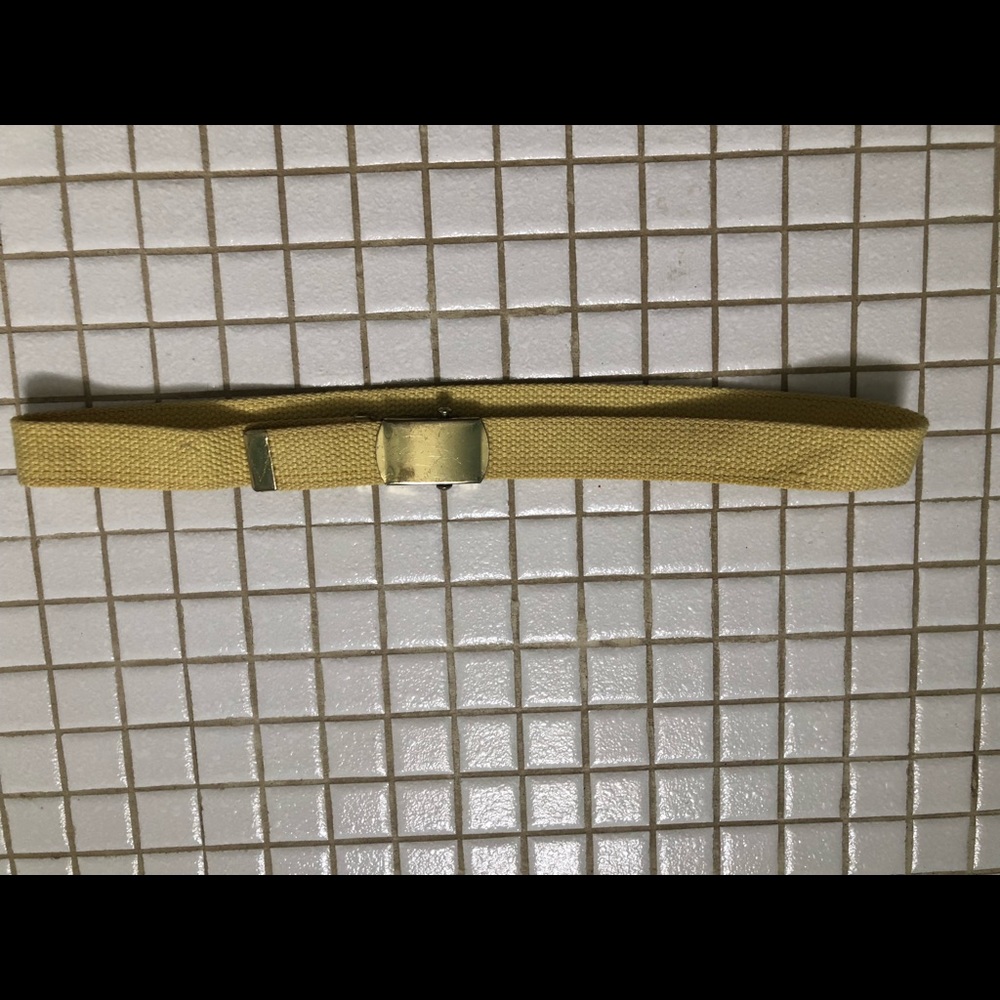 Kids pale yellow webbed belt